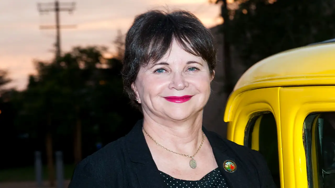 'Laverne & Shirley' Star Cindy Williams Dies at 75, Cause of Death Explored