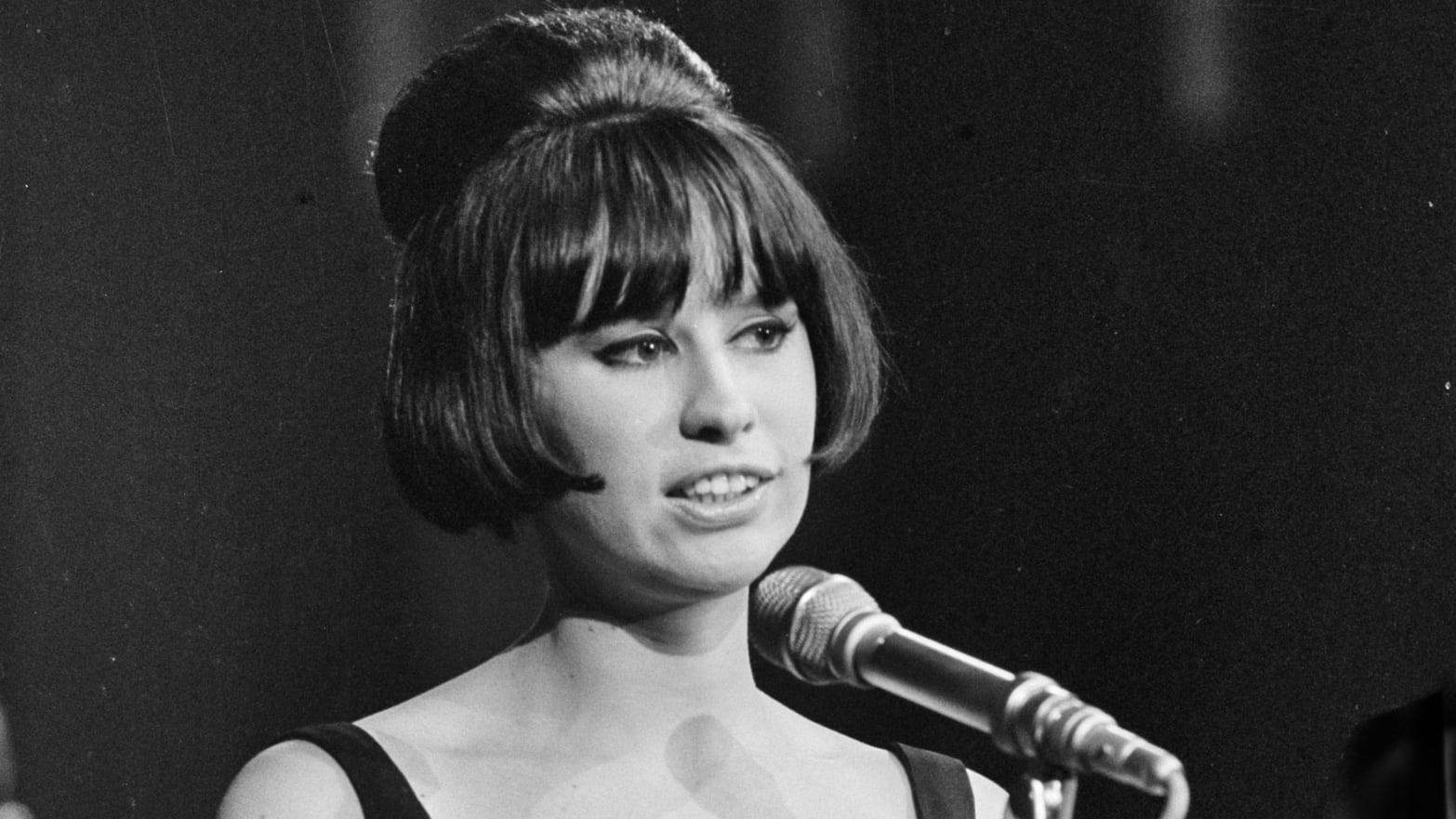 Brazilian Singer Astrud Gilberto, Known for 'The Girl from Ipanema', Dies at 83