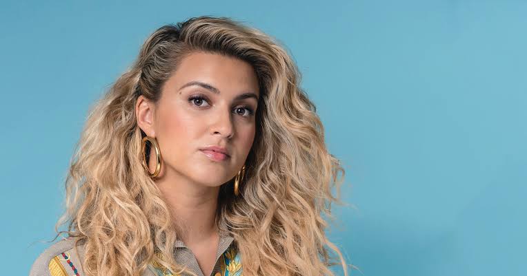 Tori Kelly Gets Hospitalized After Fainting With Life-Threatening Blood Clots